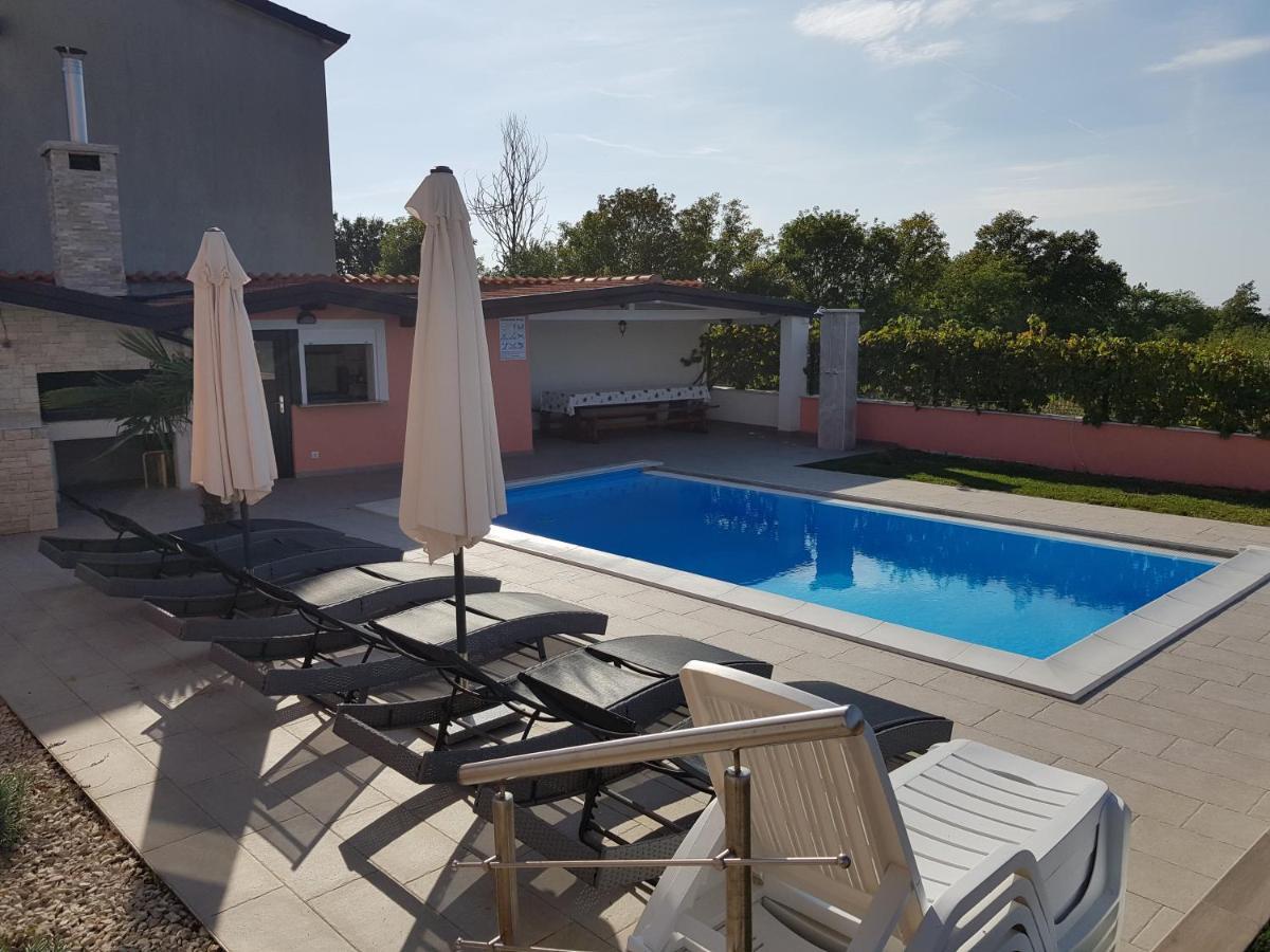 Ferienhaus Bucic Buje Exterior photo