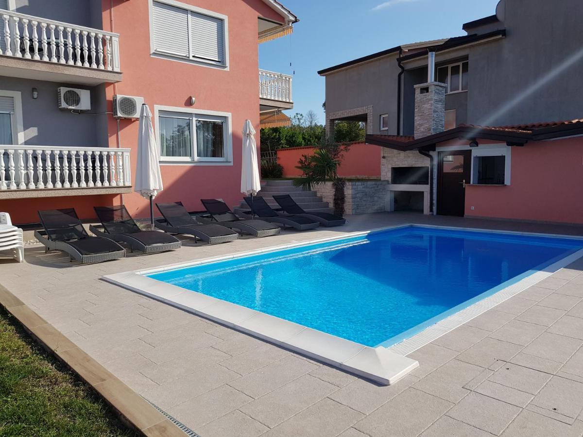 Ferienhaus Bucic Buje Exterior photo